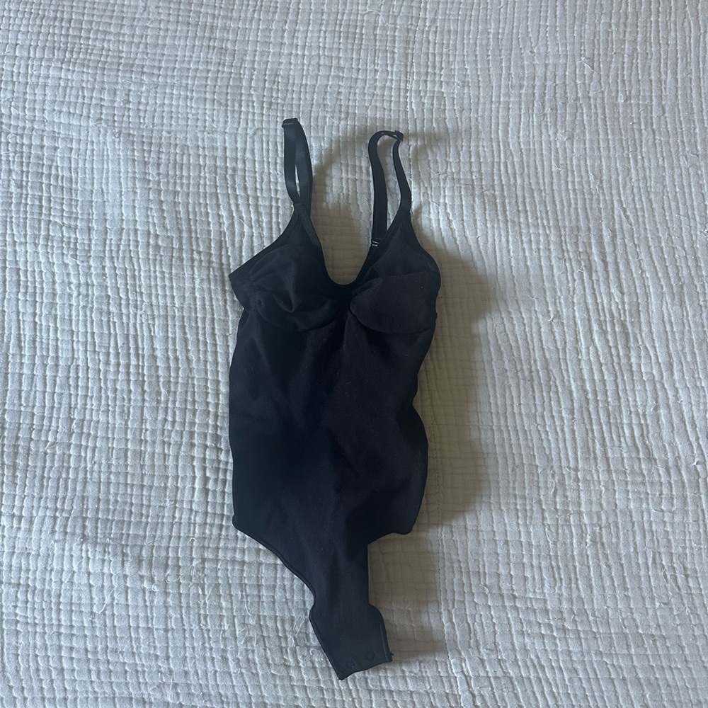 SKIMS Thong Bodysuit Shapewear - Picture 2 of 2
